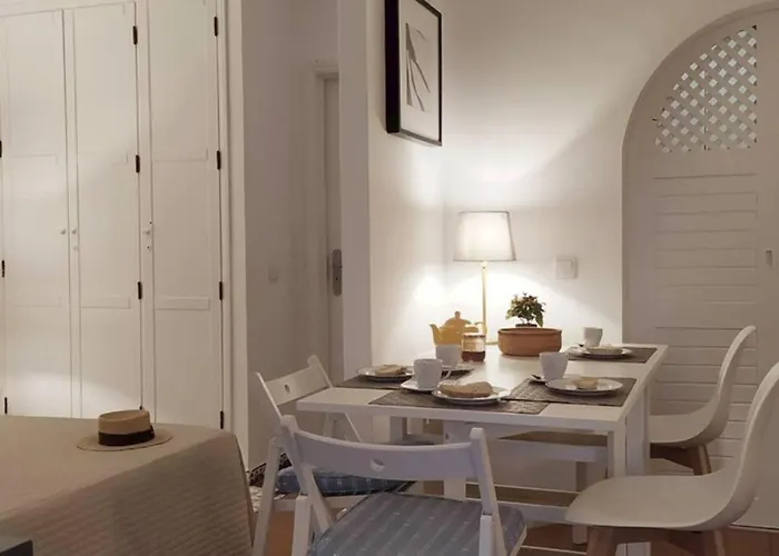 Old Village Apartman *